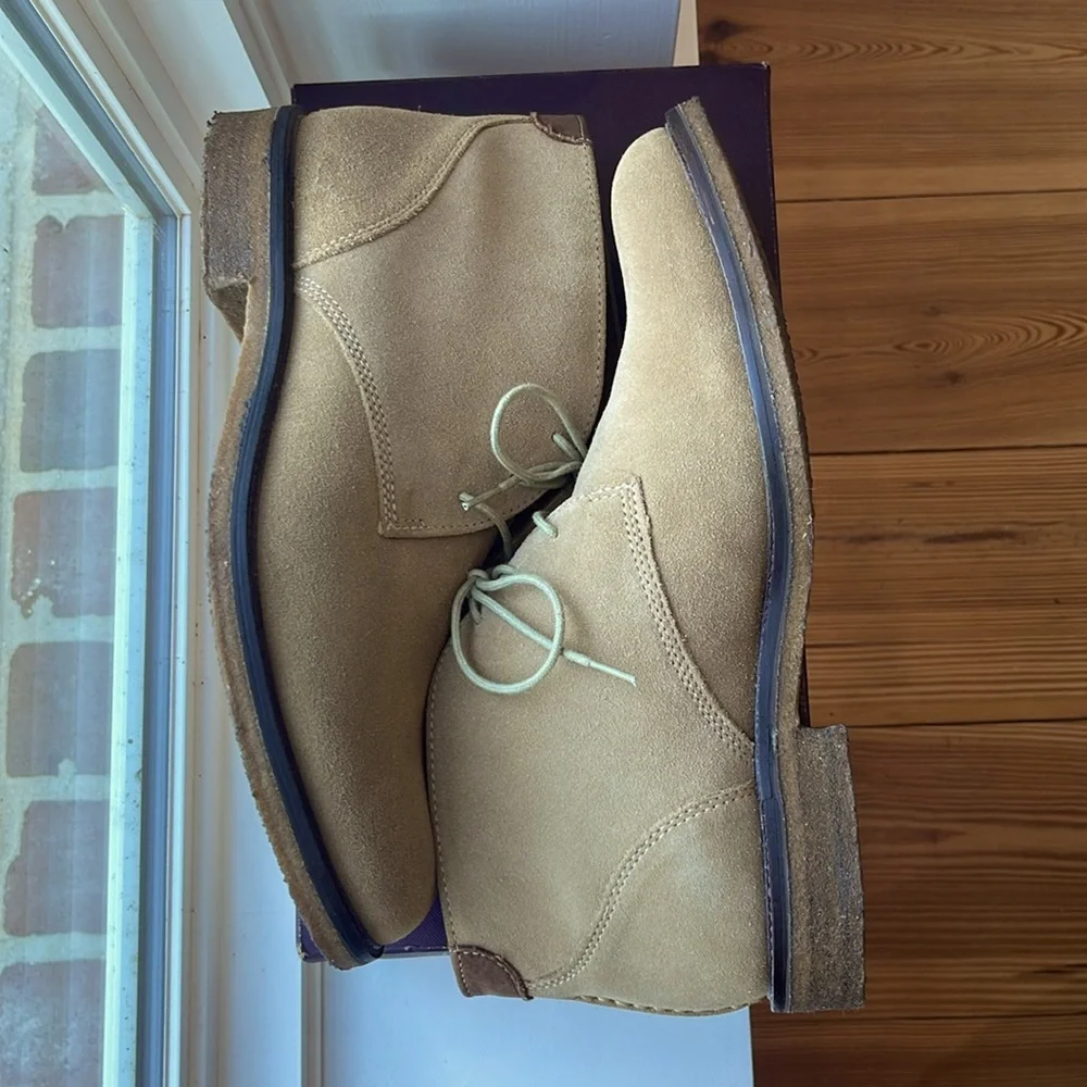 Johnston & Murphy Tan Suede Chukka Boots